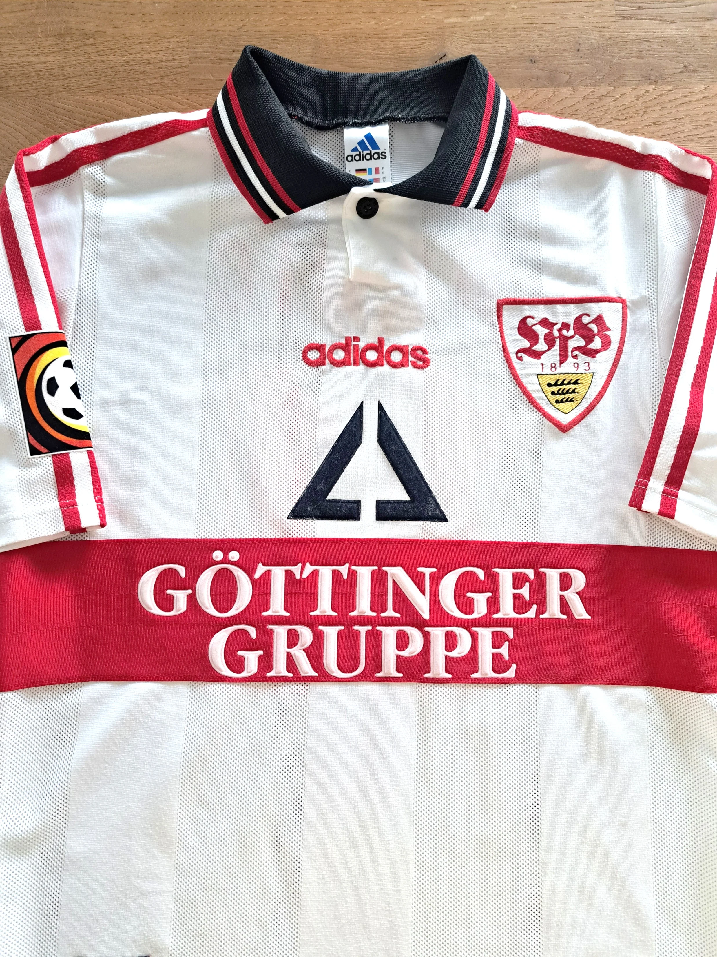 1997/98 Stuttgart Home Football Shirt Bobic #11 (S) - Image 2