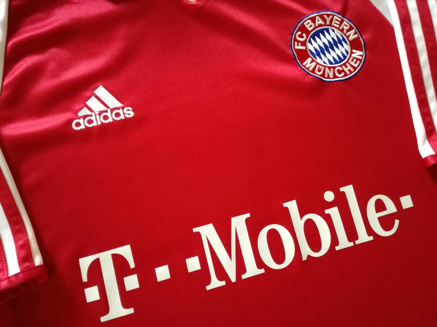 2003/04 Bayern Munich Home Football Shirt (M) - Image 4