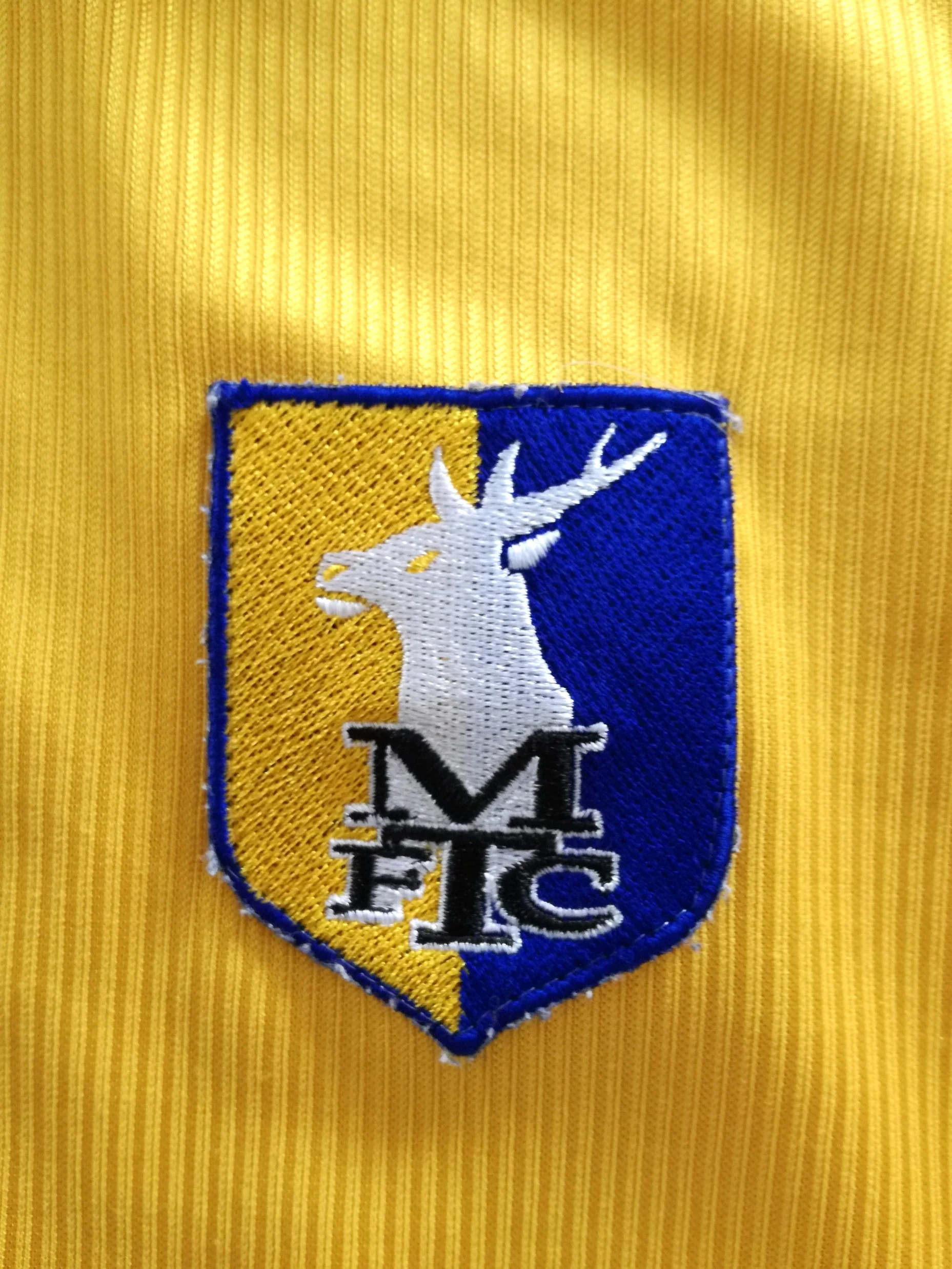 2004/05 Mansfield Town Home Football Shirt (XXL) - Image 4