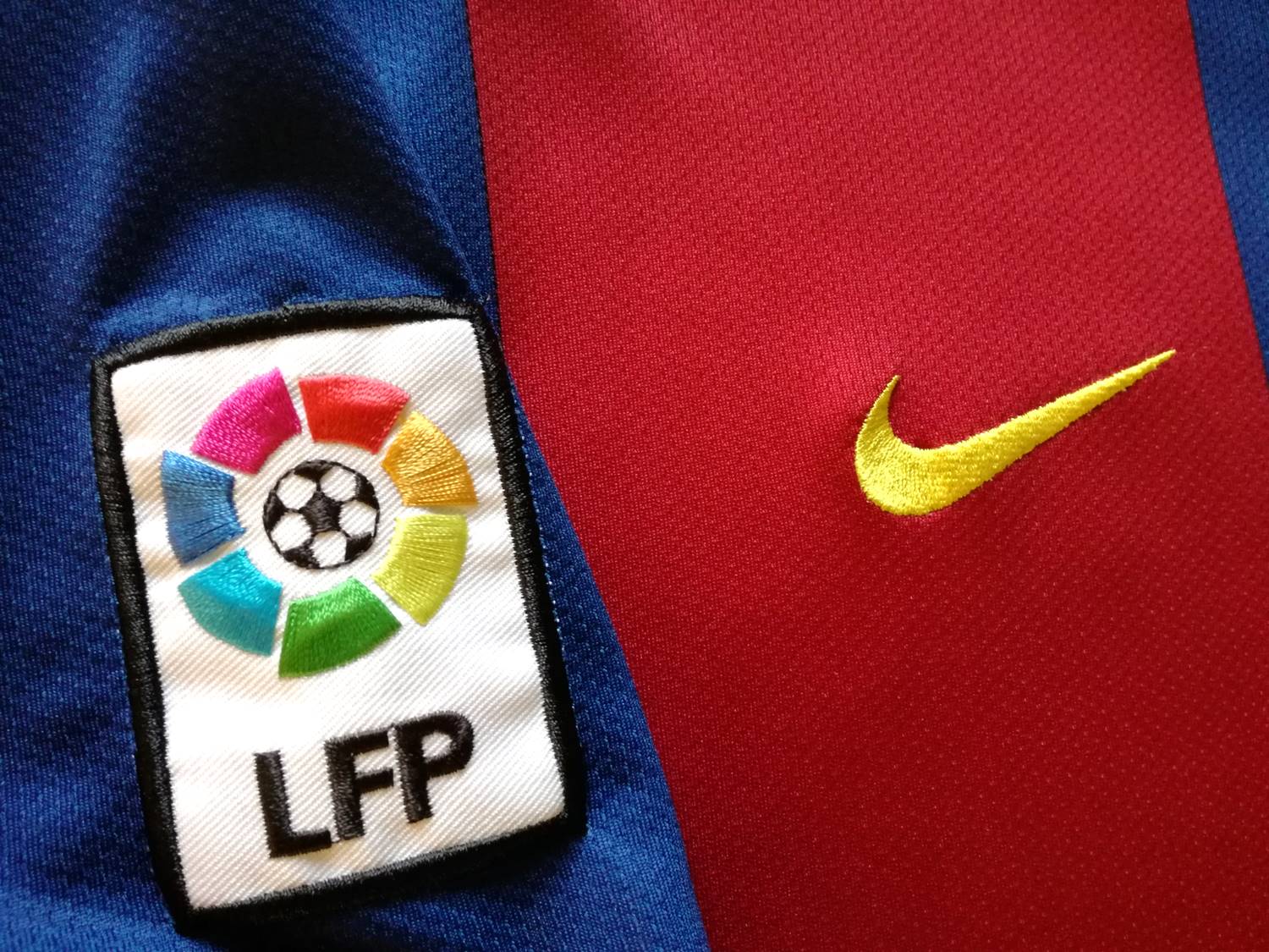 2007/08 Barcelona Home La Liga Football Shirt (Youth) - Image 3