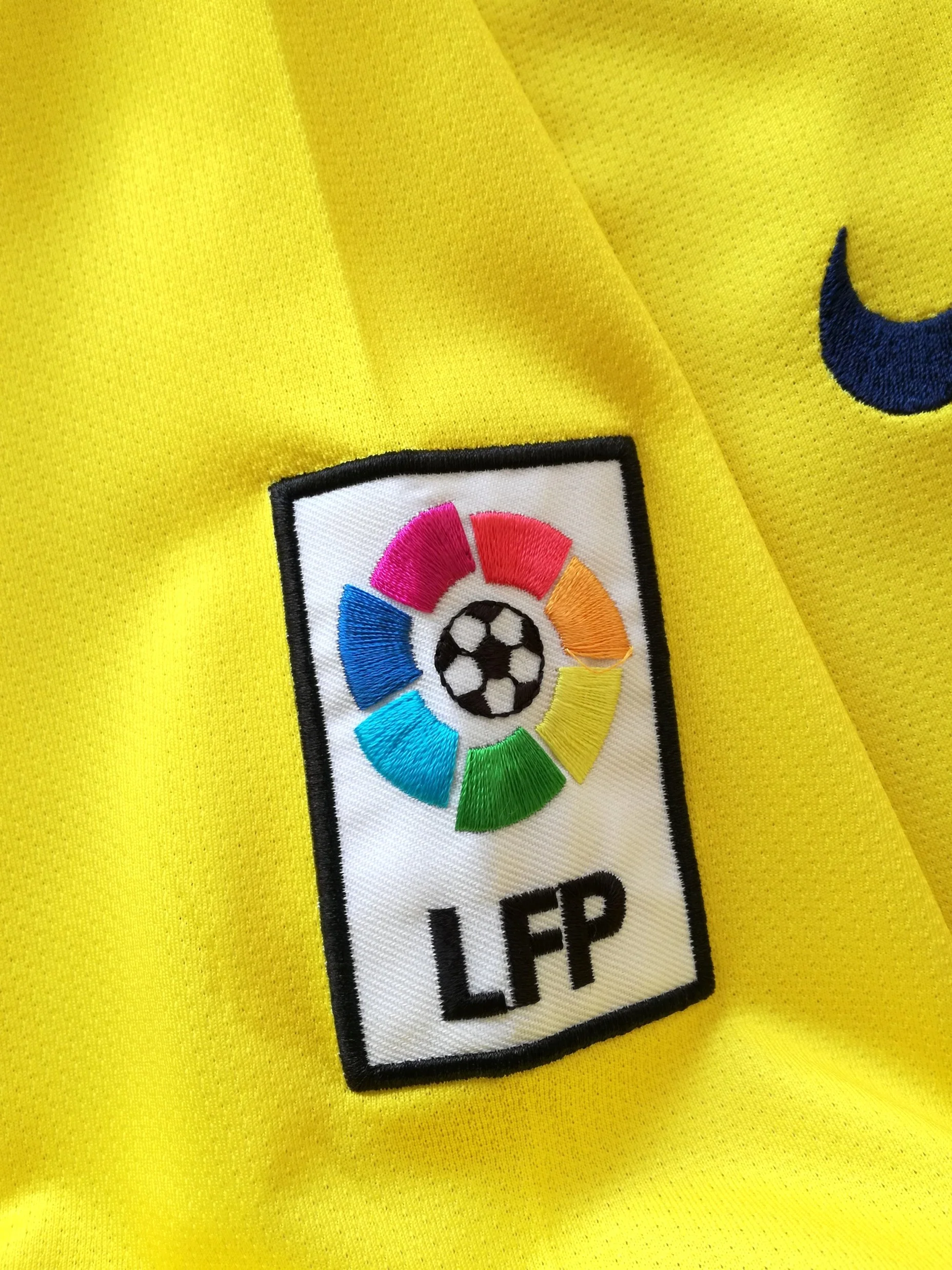 2008/09 Barcelona Away La Liga Football Shirt (L) - Image 3