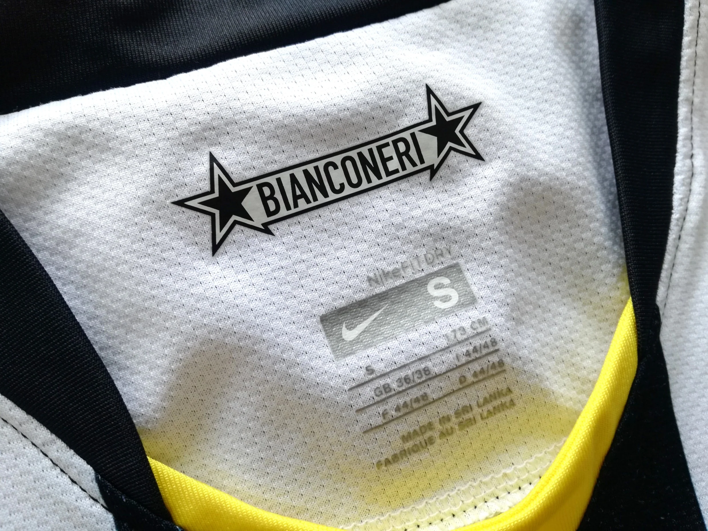 2008/09 Juventus Home Football Shirt (S) - Image 2