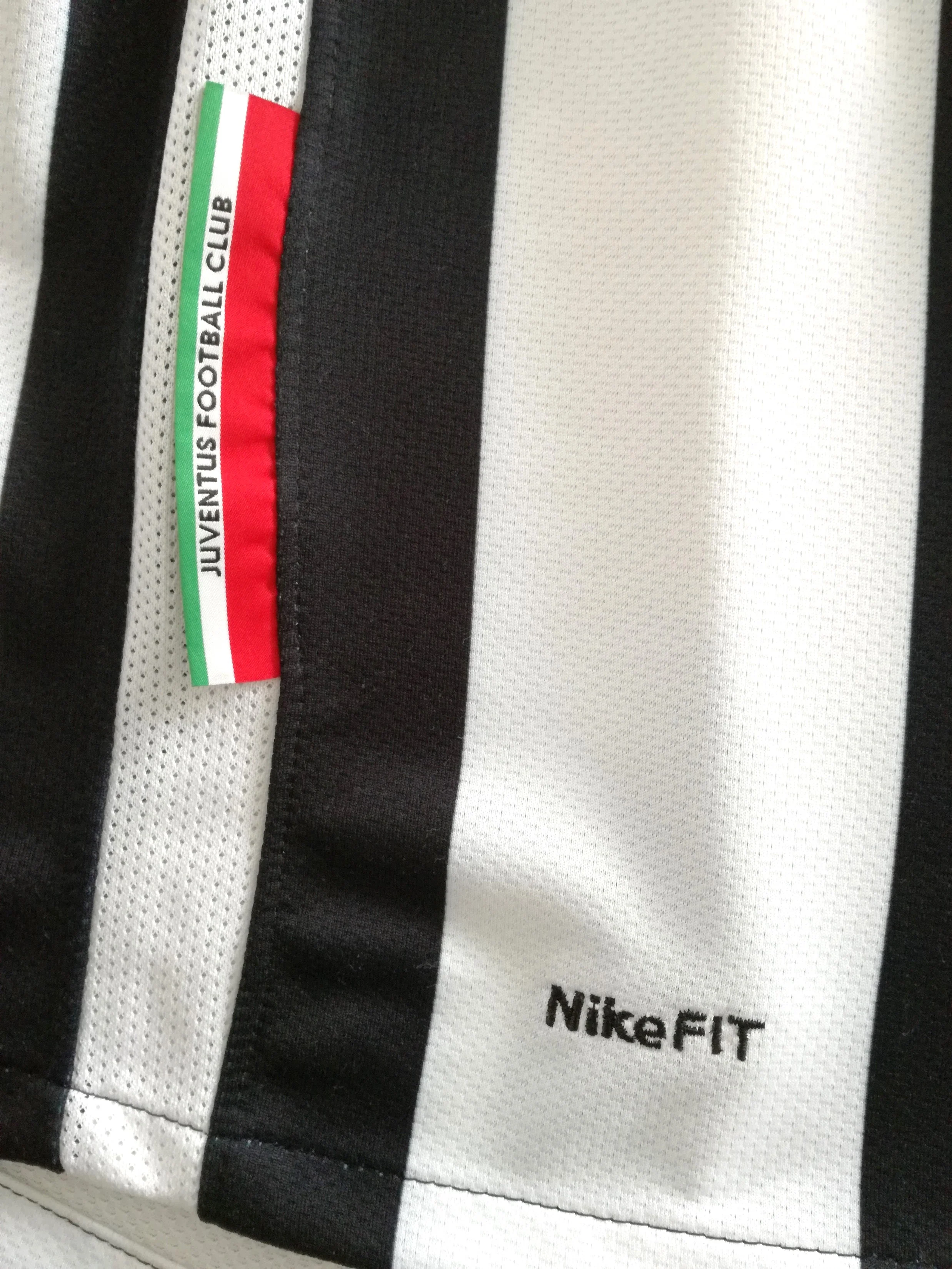 2009/10 Juventus Home Football Shirt (S) - Image 6