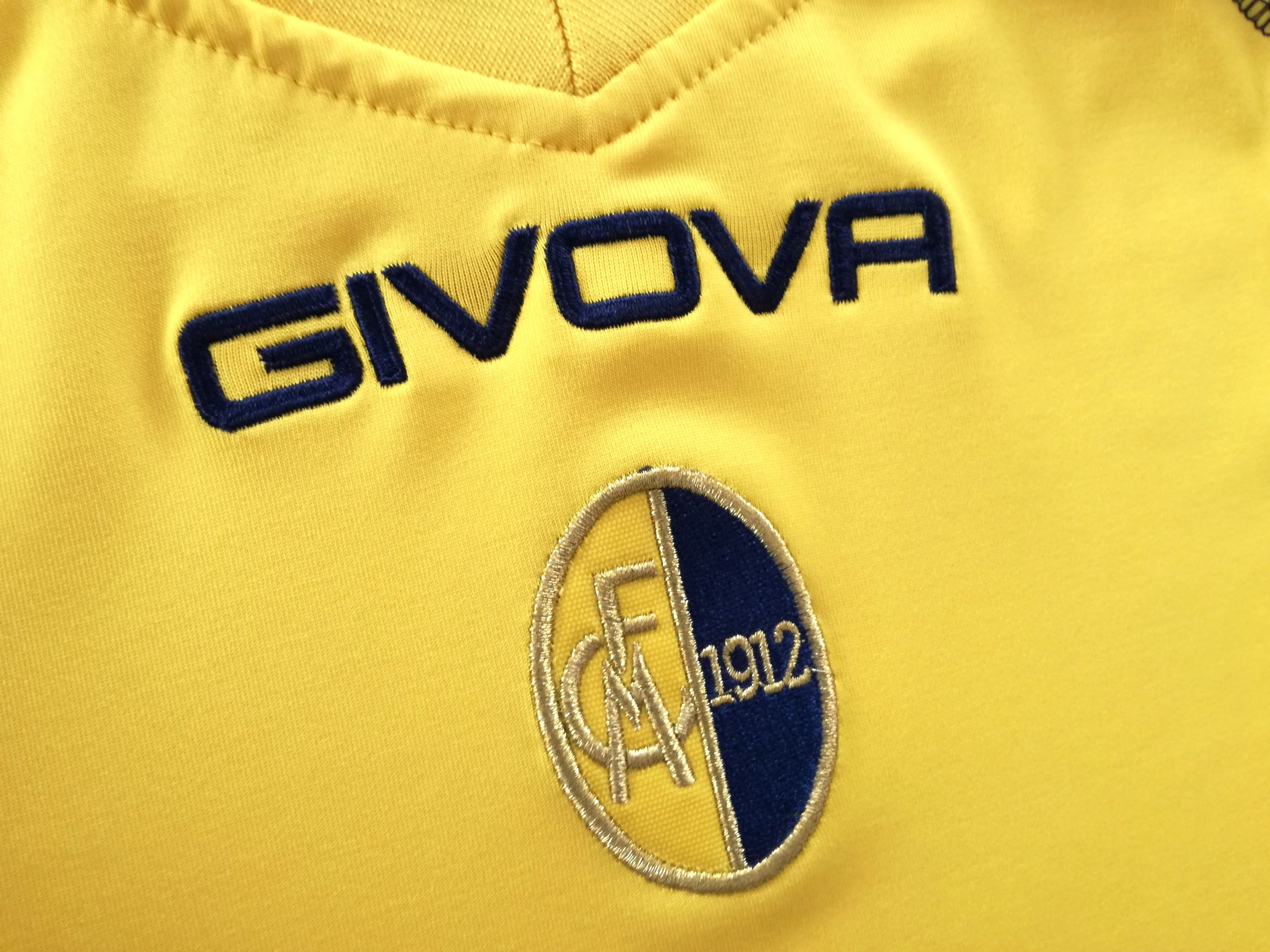 2009/10 Modena Home Football Shirt. (L) - Image 3