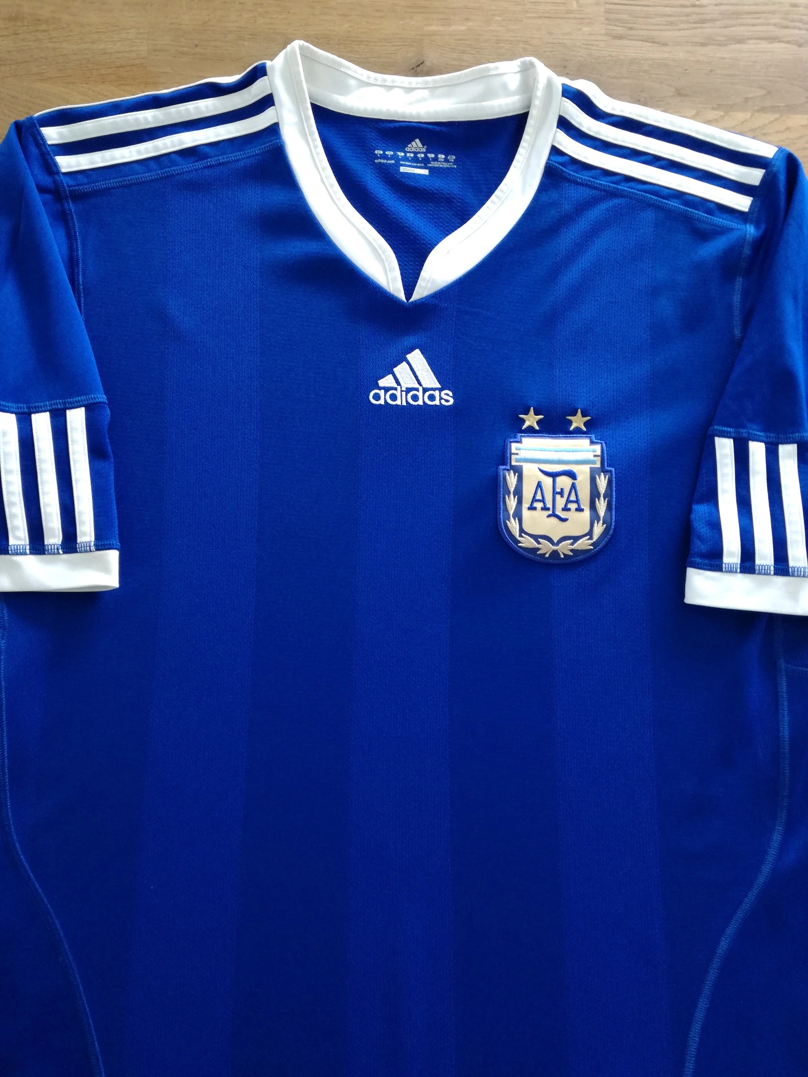 2010/11 Argentina Away Football Shirt (L)