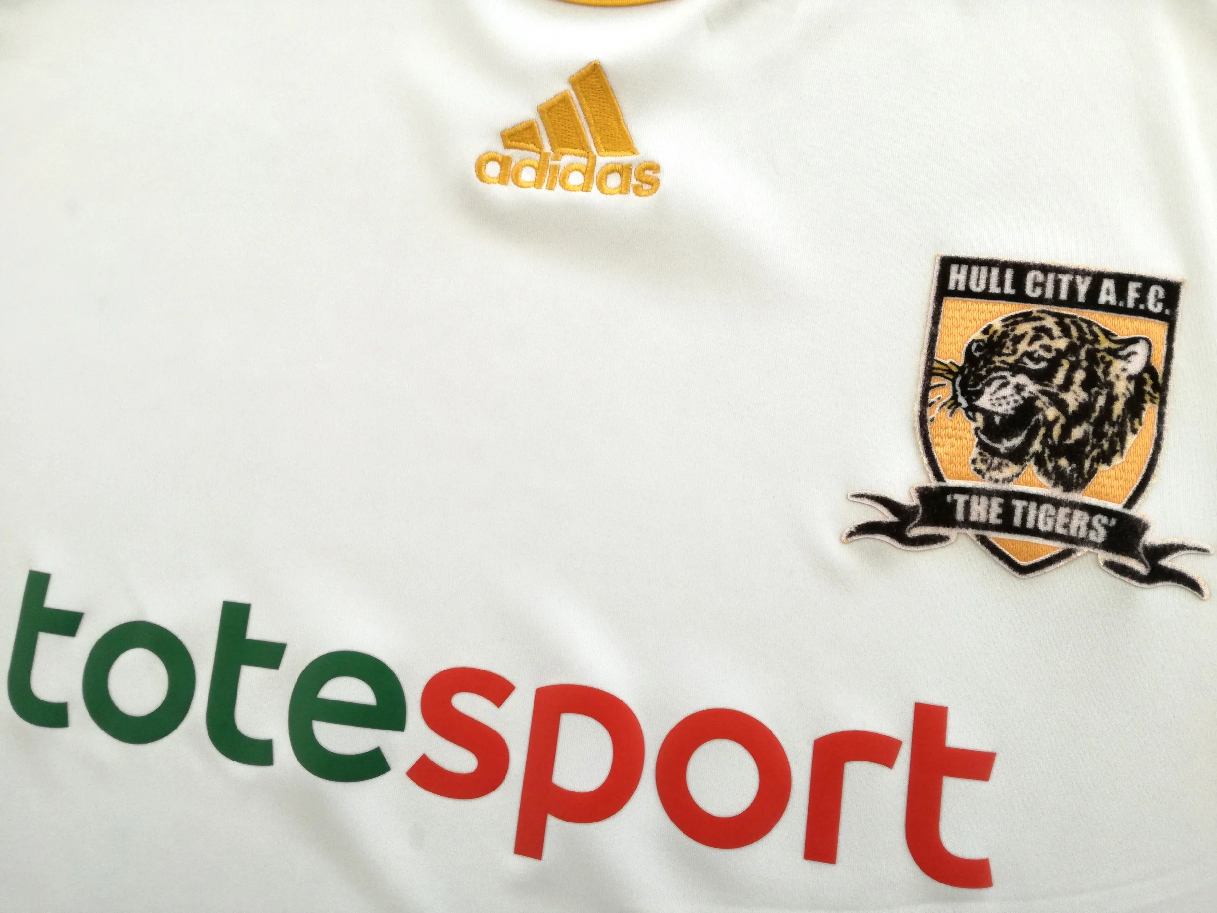 2010/11 Hull City Away Football Shirt (XXL) - Image 3