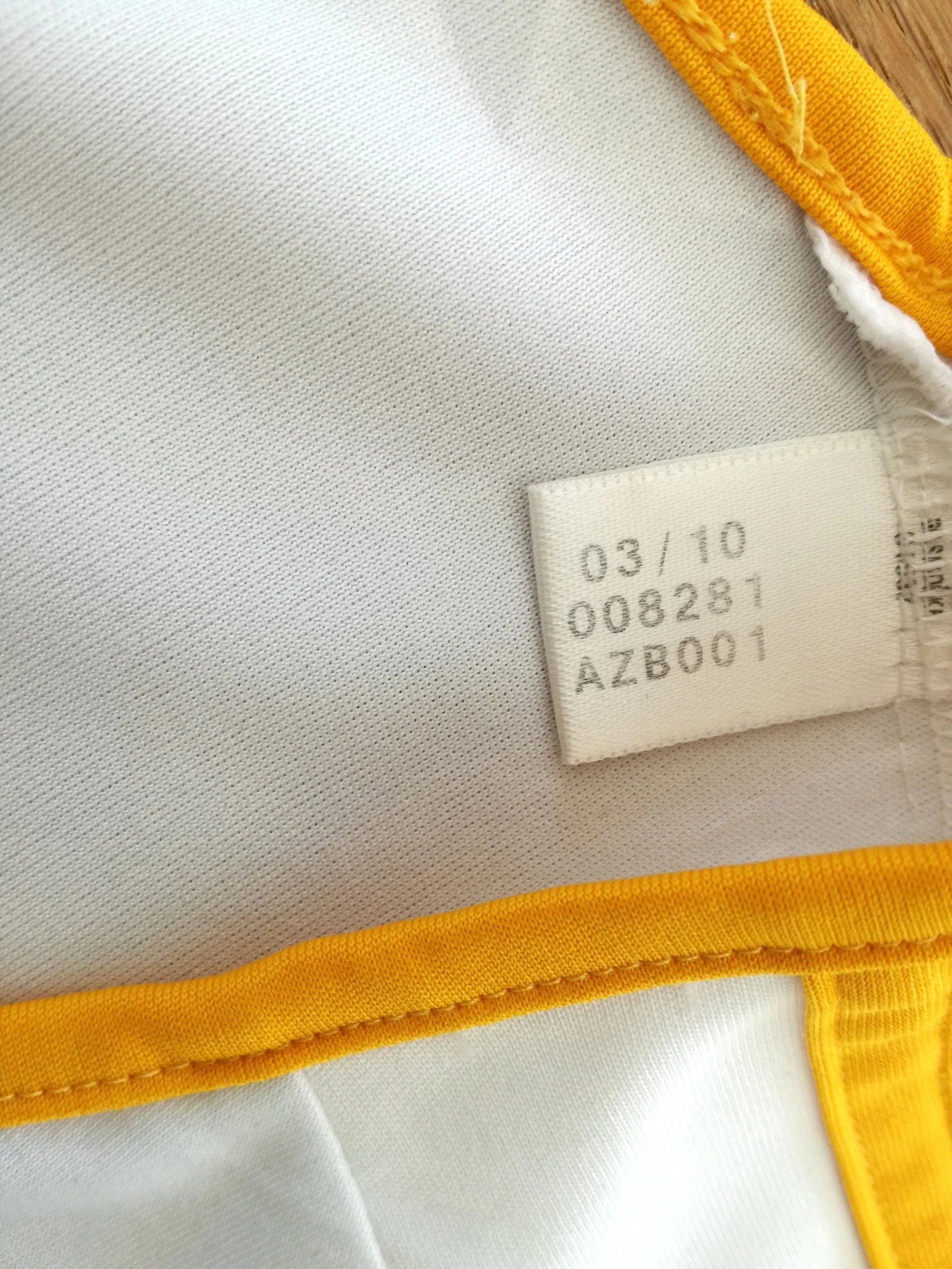 2010/11 Hull City Away Football Shirt (XXL) - Image 8