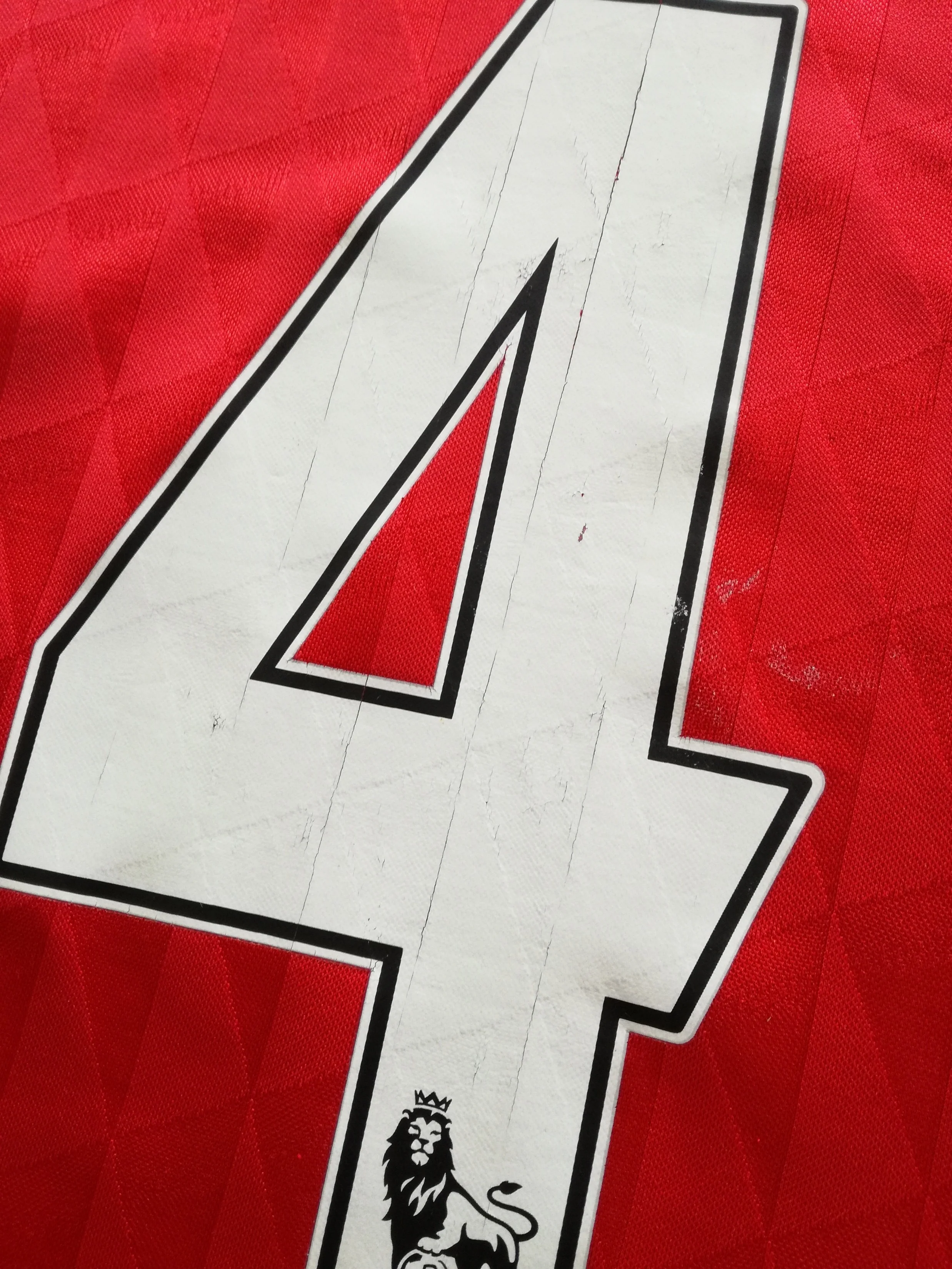 2010/11 Liverpool Home Premier League Football Shirt Meireles #4 (S) - Image 11