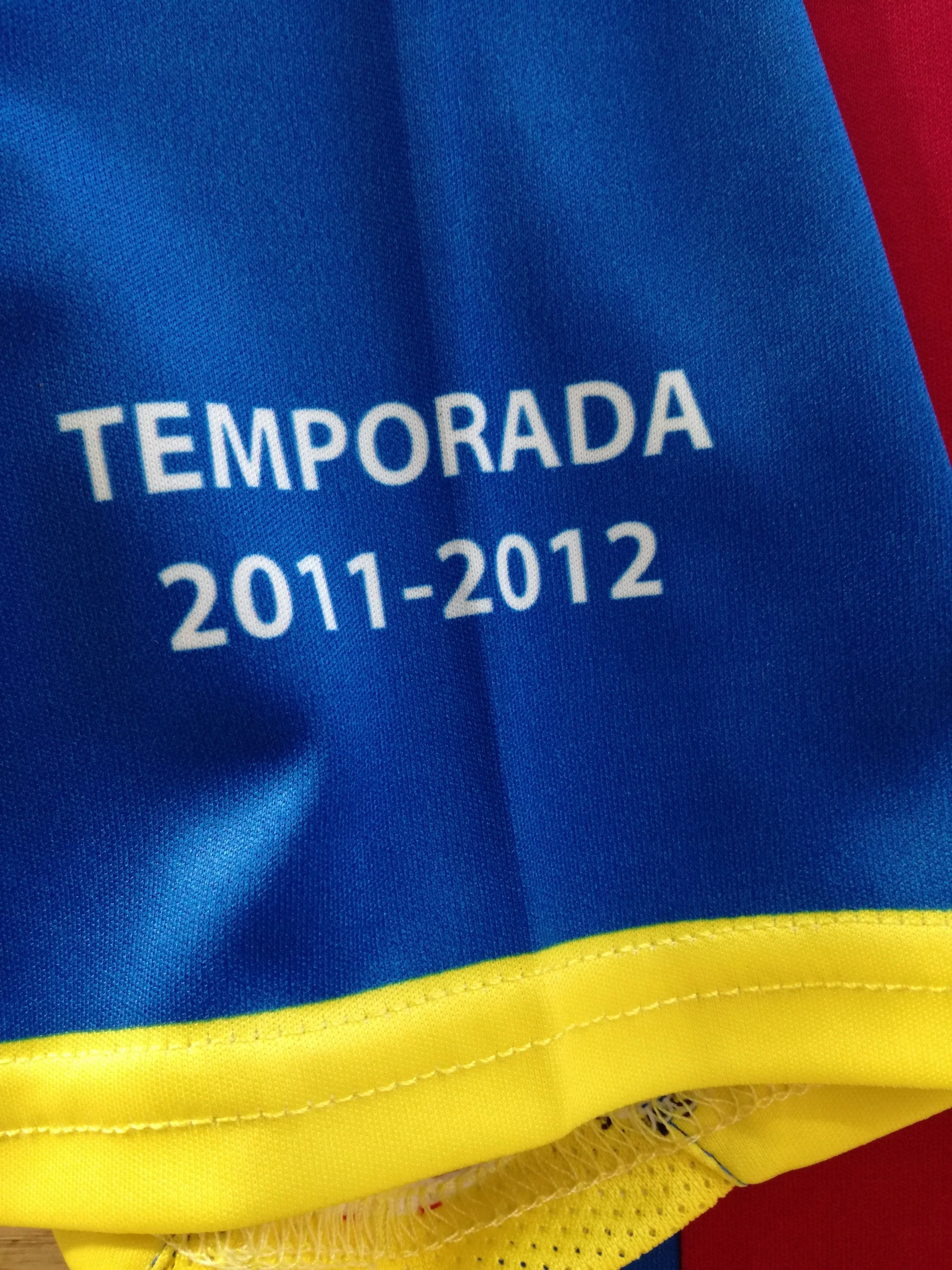 2011/12 Levante Home Football Shirt (S) - Image 5