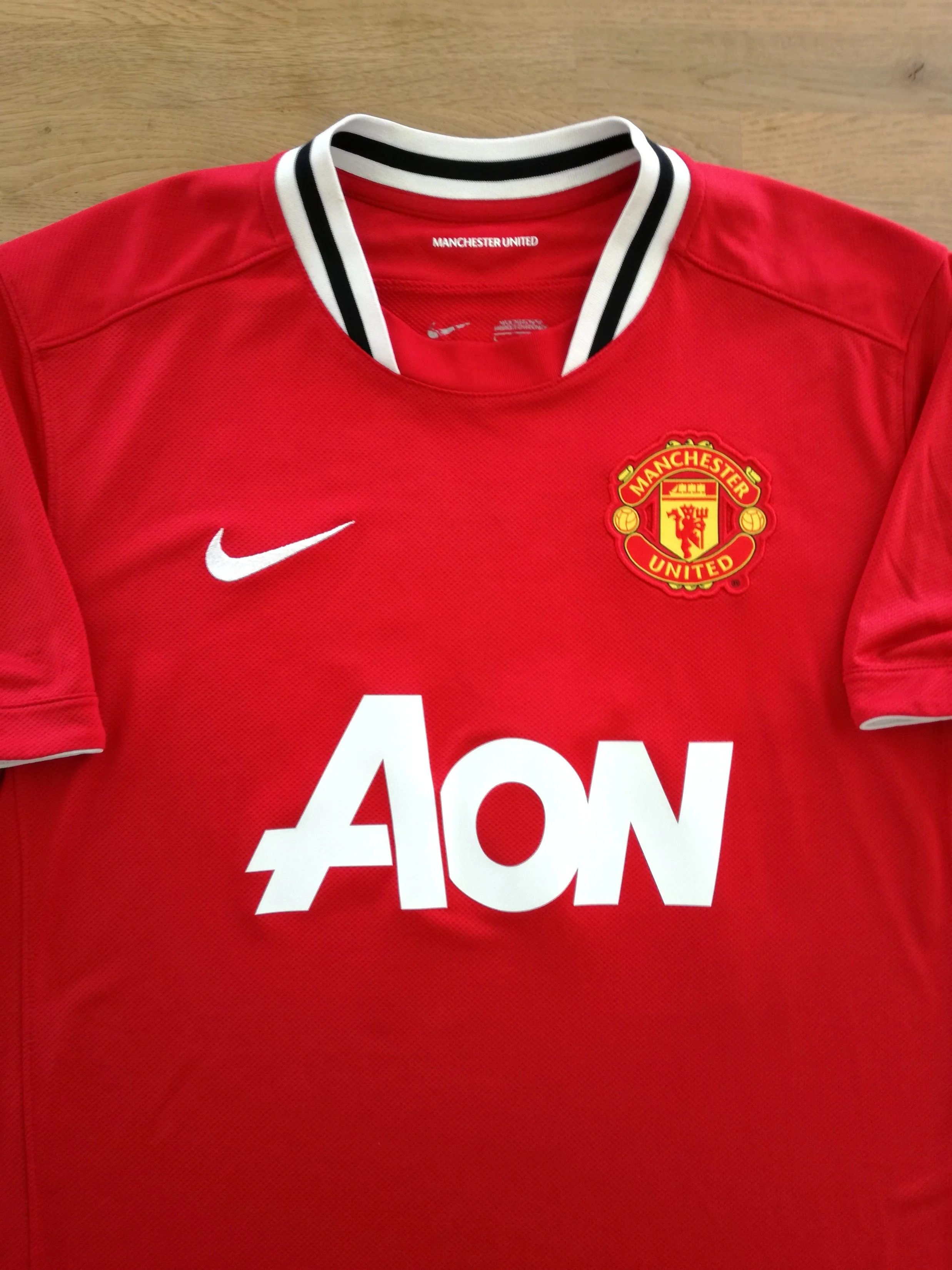 2011/12 Man Utd Home Premier League Football Shirt Rooney #10 (L) - Image 2
