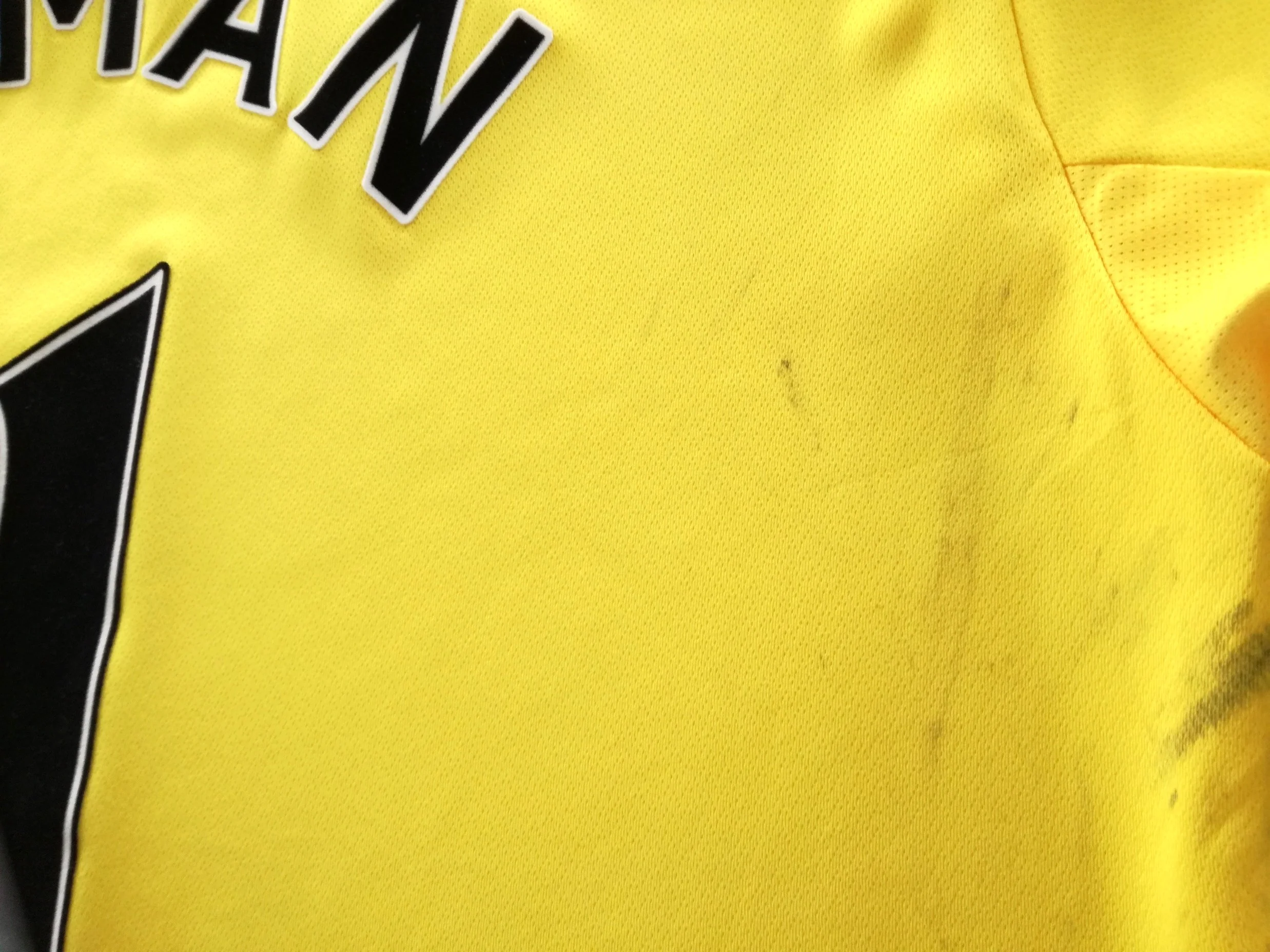 2011/12 Norwich City Home Premier League Match Worn (vs Man City) Football Shirt Surman #11 (L) - Image 9