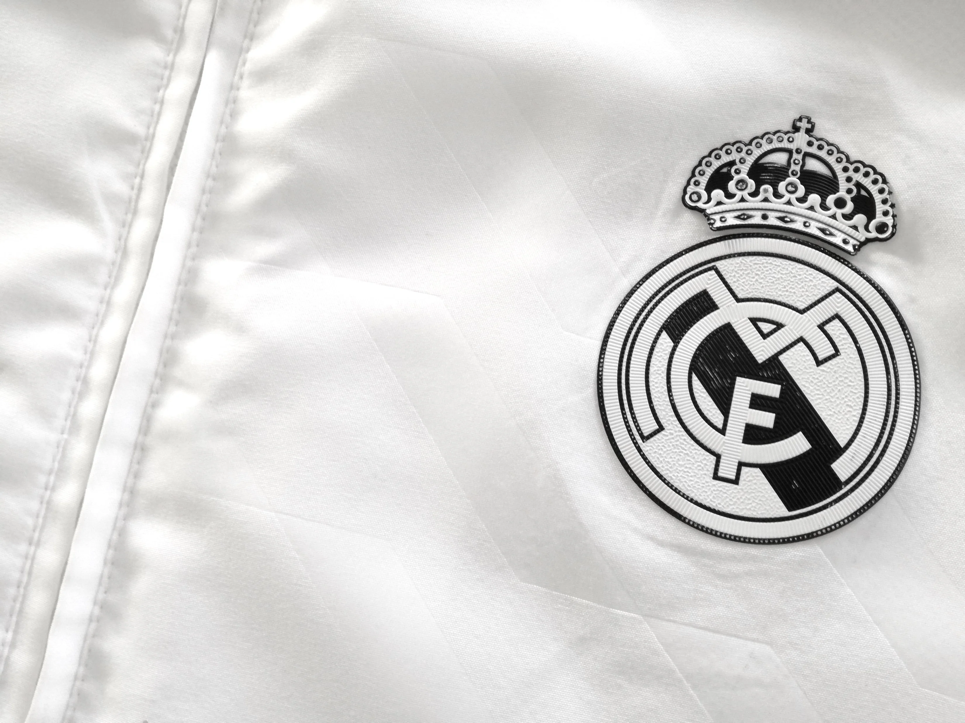 2011/12 Real Madrid Hooded Jacket (L) - Image 3