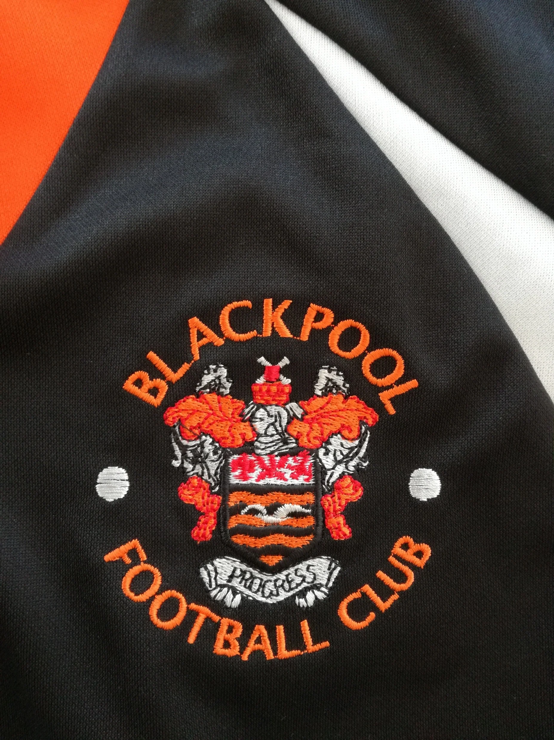 2013/14 Blackpool Training Shirt (M) - Image 3