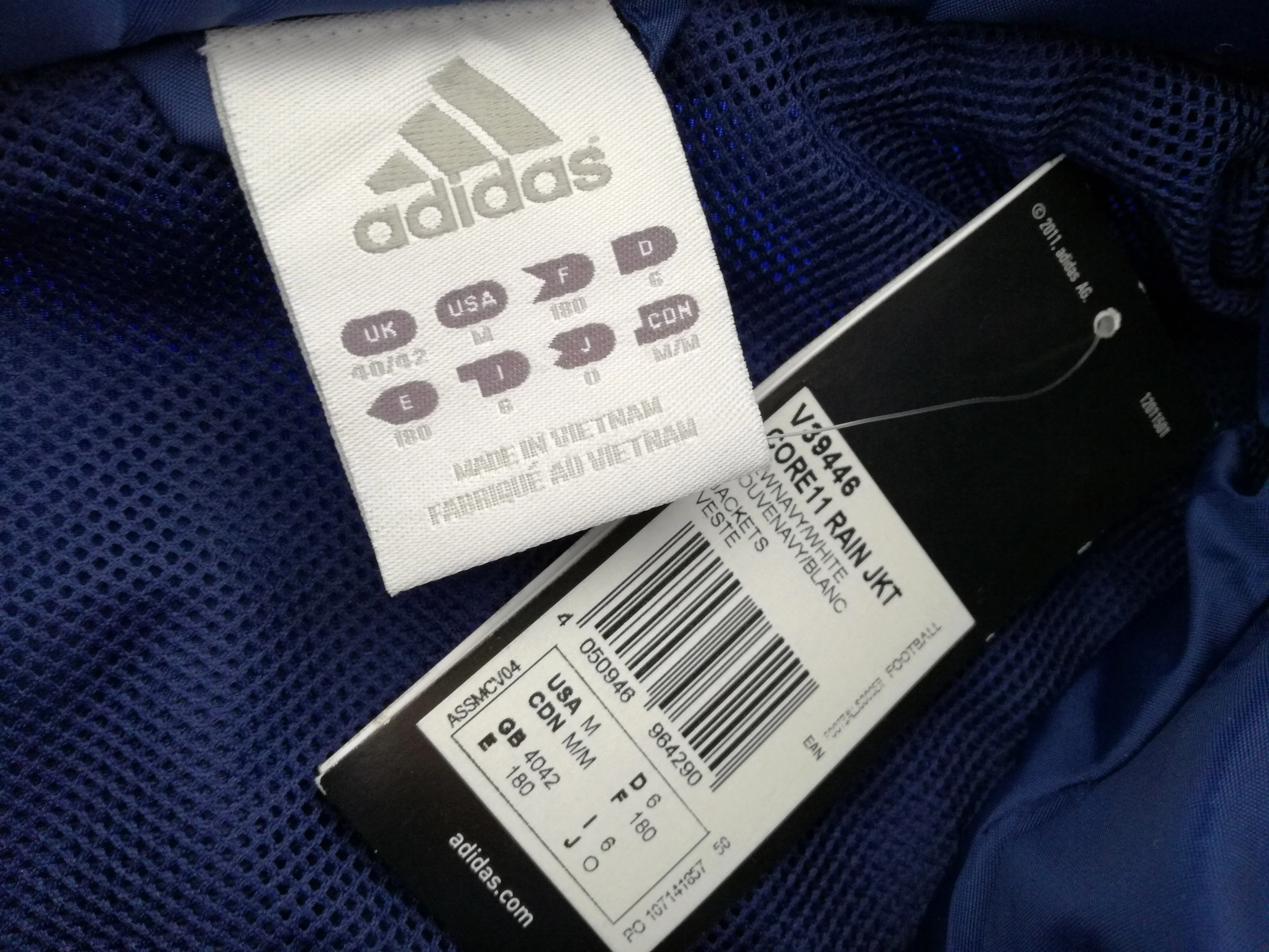 2013/14 Chelsea Rain Jacket (M) *BNWT* - Image 2