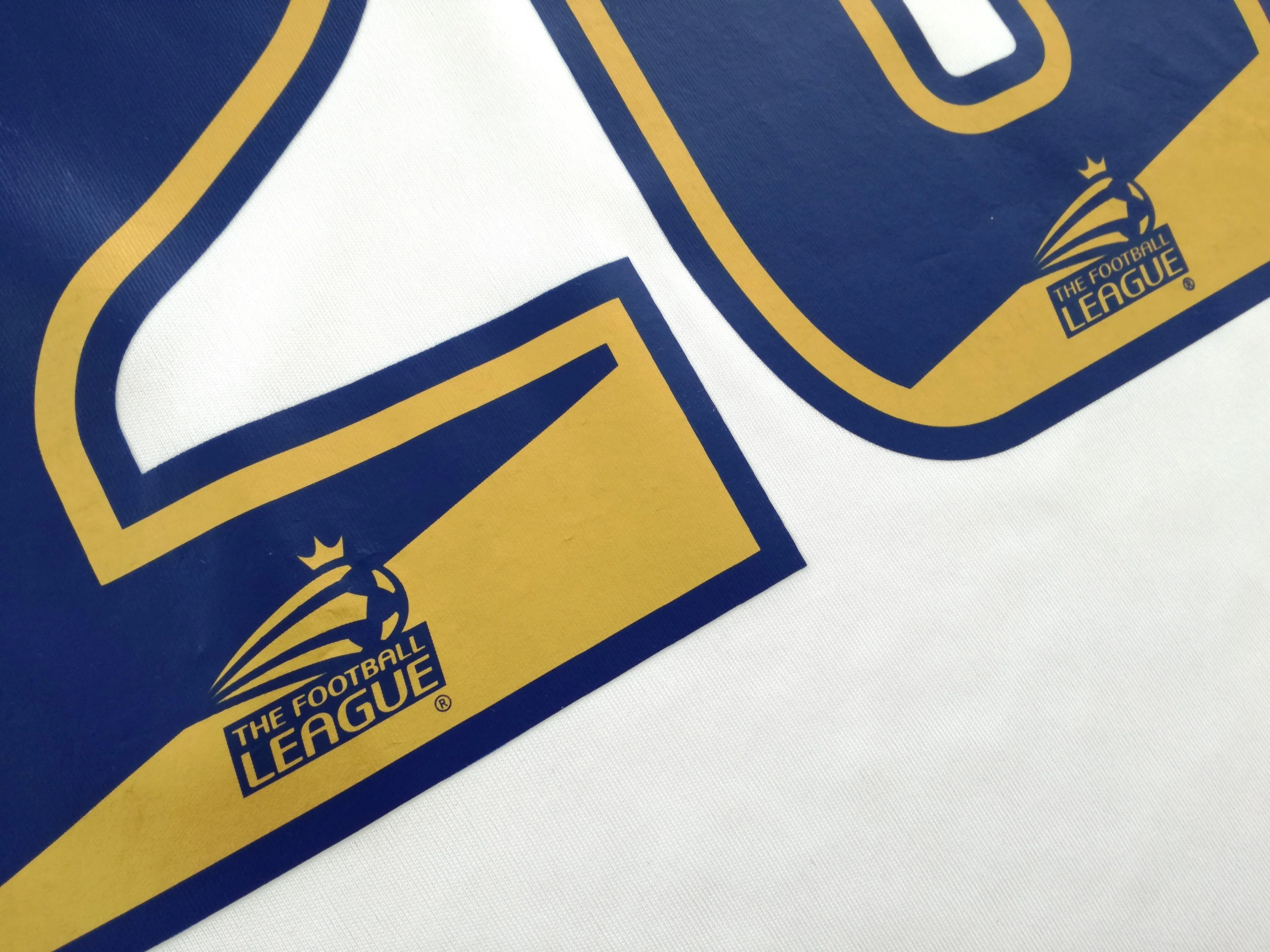 2013/14 Portsmouth Away Football League Shirt #20 (L) - Image 4