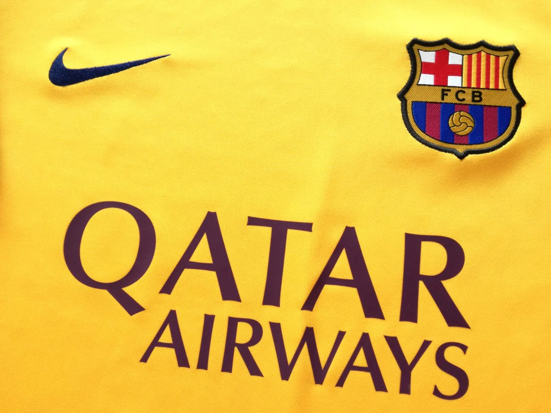 2015/16 Barcelona Warm-Up Football Shirt (S) - Image 6
