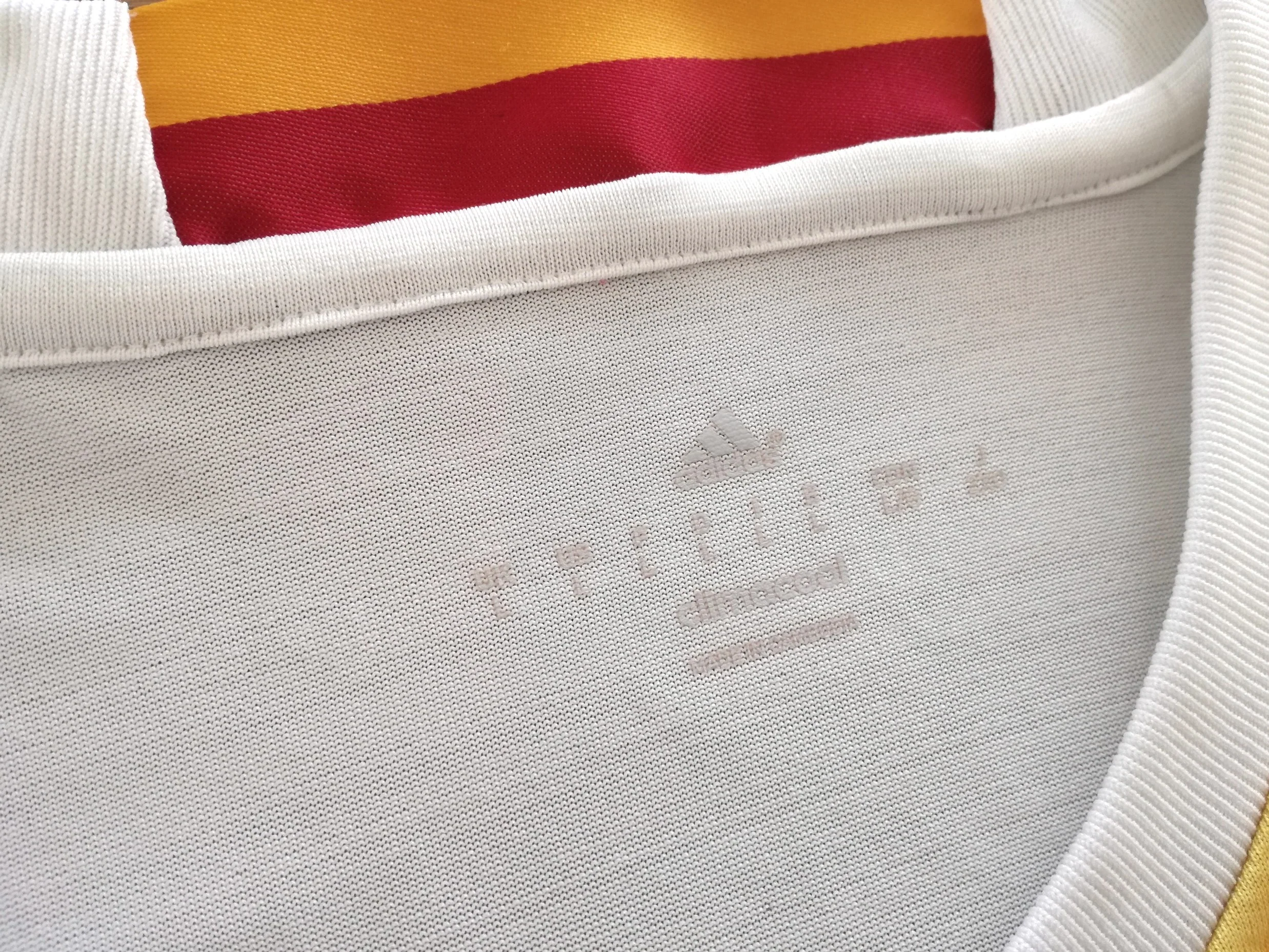 2016/17 Spain Away Football Shirt (L) - Image 2