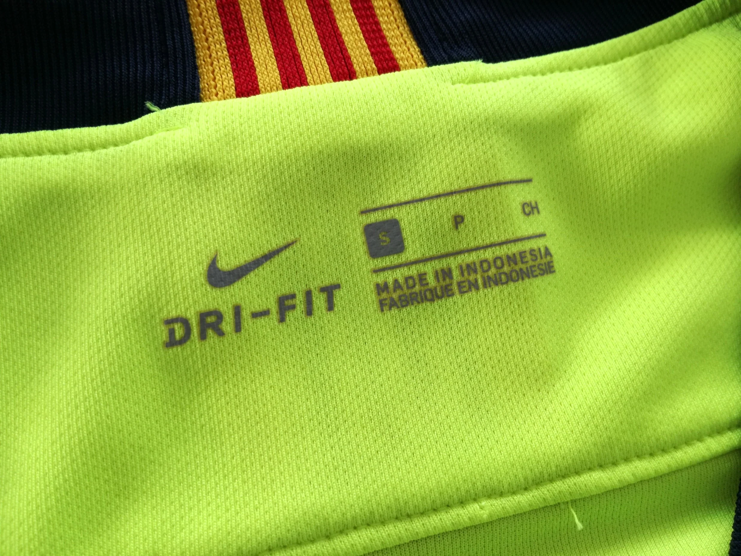 2018/19 Barcelona Away La Liga Football Shirt Suárez #9 (S) - Image 3