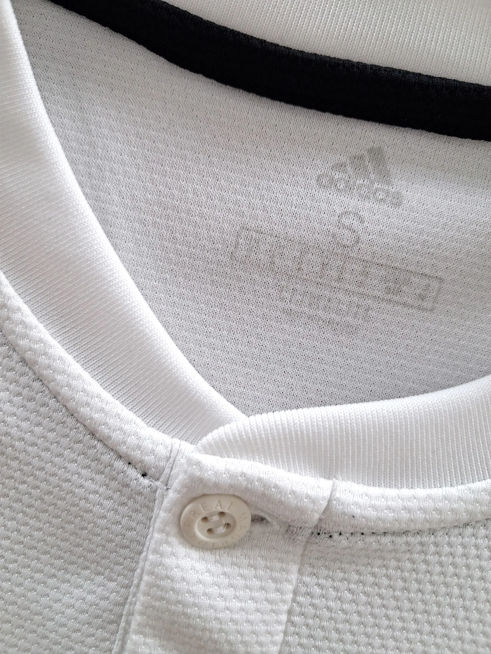 2018/19 Real Madrid Home Football Shirt (S) - Image 2