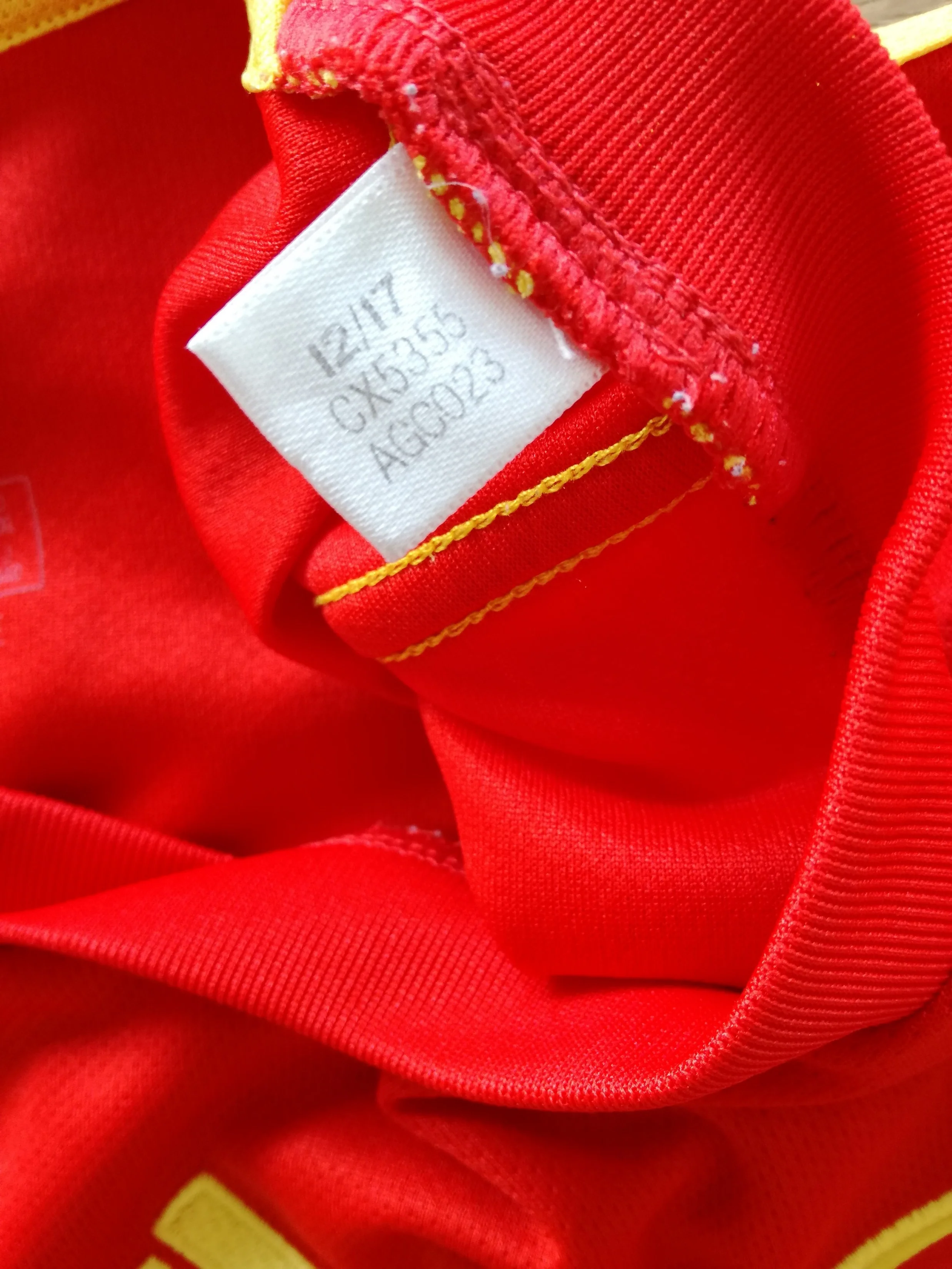 2018/19 Spain Home Football Shirt (S) *BNWT* - Image 3