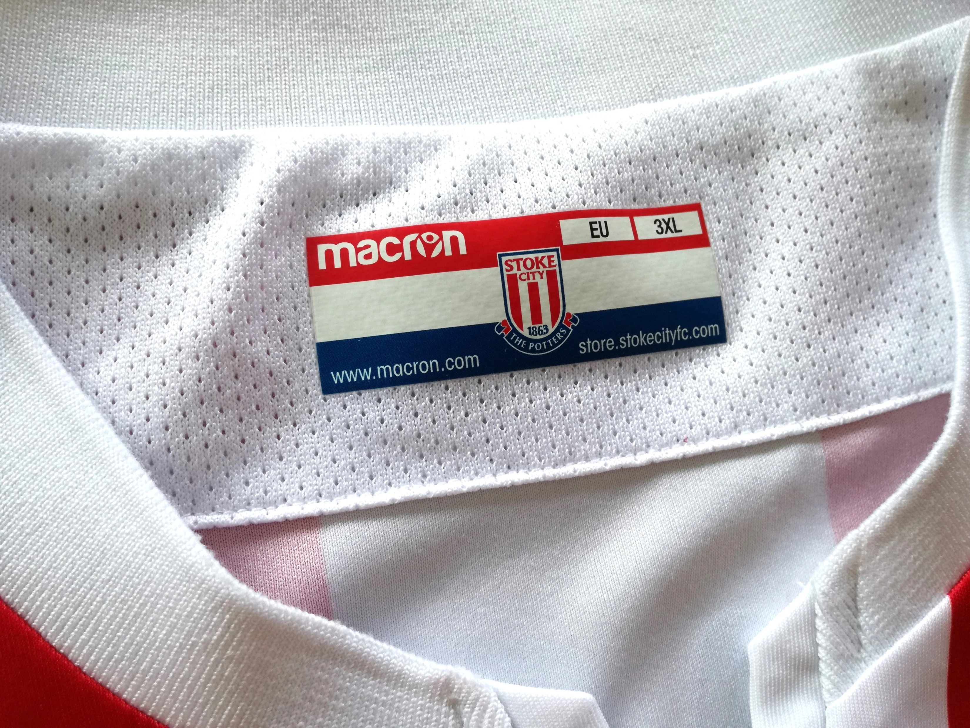 2018/19 Stoke City Home Championship Football Shirt Berahino #19 (3XL) - Image 5